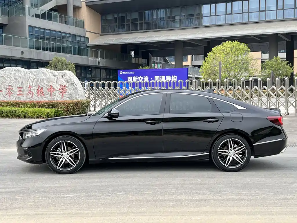Accord 2022 260TURBO Phantom Night Premium Edition