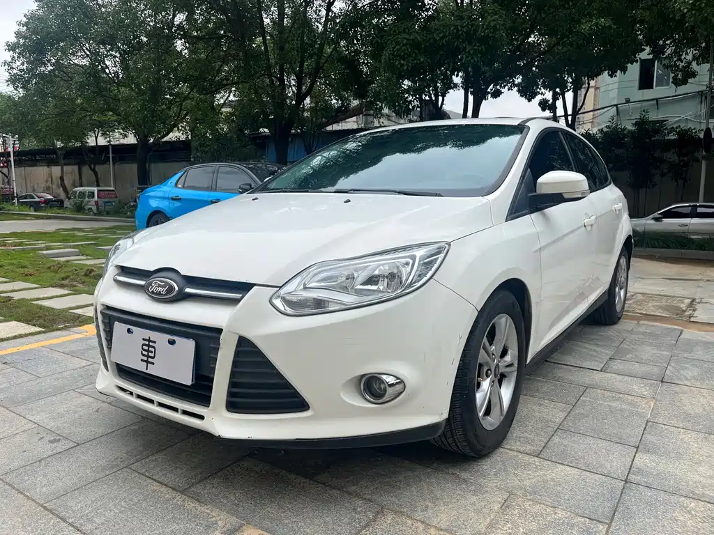 Ford Focus 2015 Hatchback 1.6L Automatic Comfort