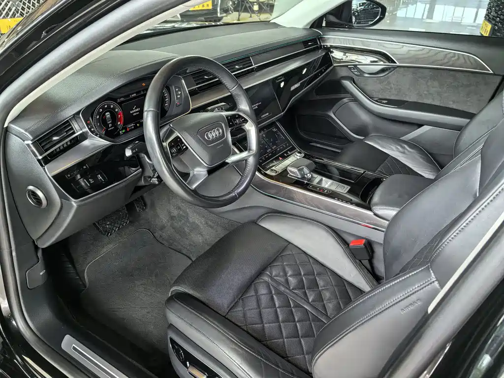Audi A8L 2021 50 TFSI quattro Comfort