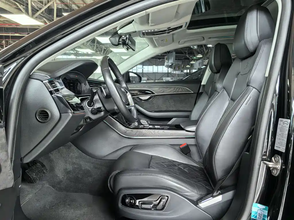 Audi A8L 2021 50 TFSI quattro Comfort