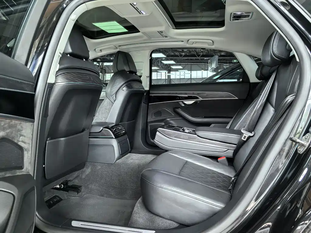 Audi A8L 2021 50 TFSI quattro Comfort