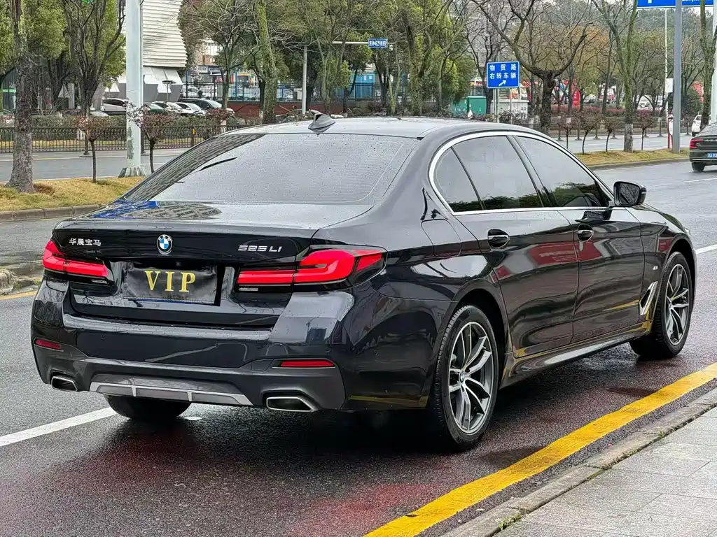 BMW 5 Series 2022 525Li M Sport Package - фото 7