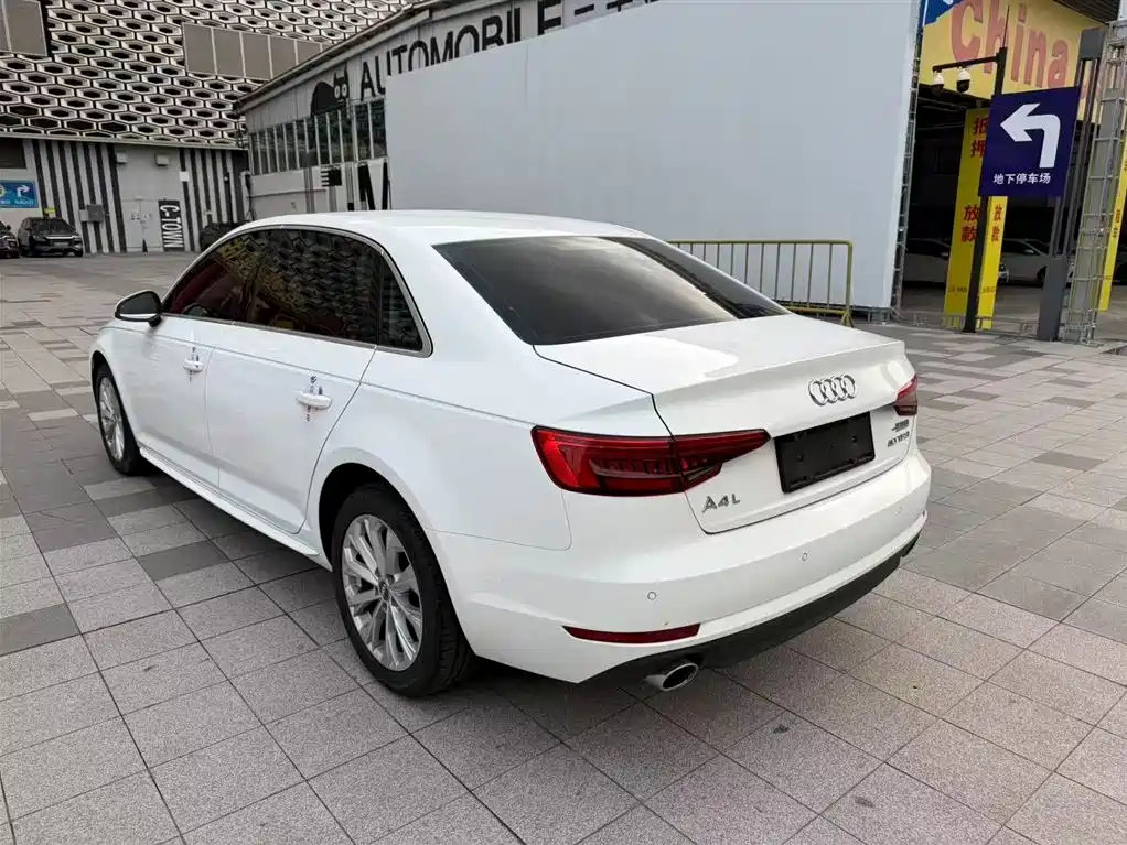 Audi A4L 2017 Plus 40 TFSI Progressive Edition