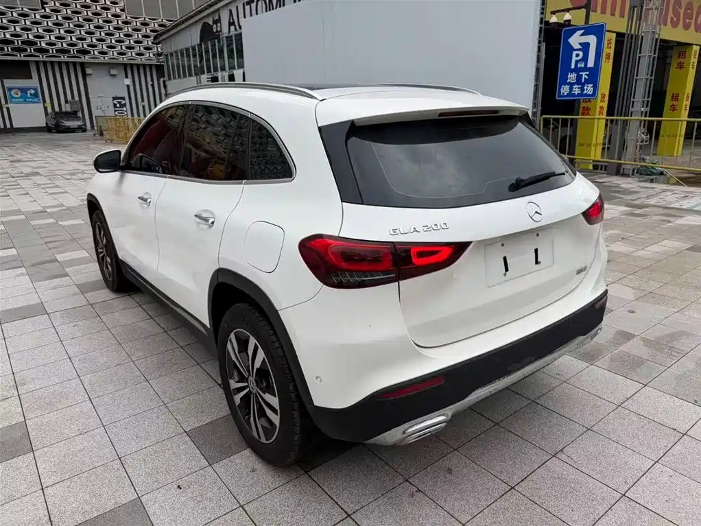 Mercedes-Benz GLA 200 2020
