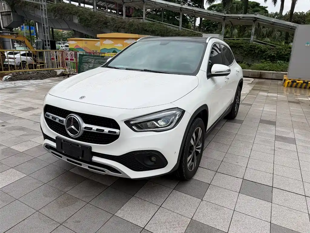 Mercedes-Benz GLA 200 2020