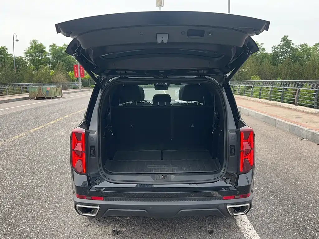 GAC Trumpchi GS8 2022 Pilot Series 2.0TGDI FWD Luxury Smart Connect Edition (7-Seater)