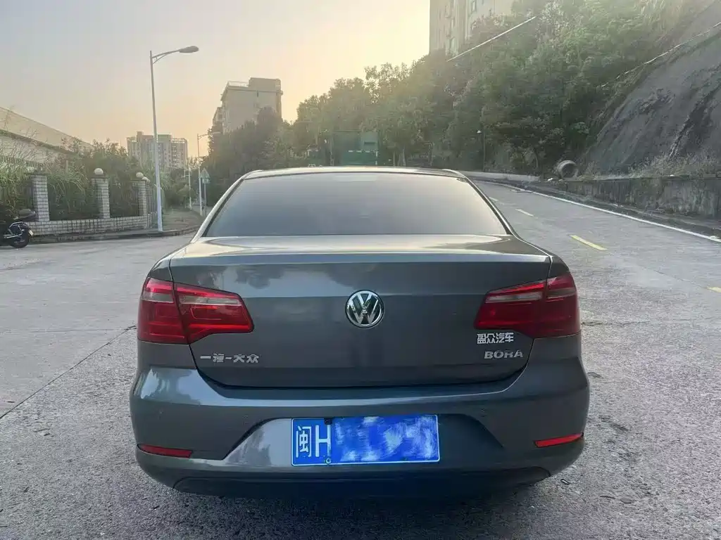 Volkswagen Bora 2013 1.6L Automatic Comfort Edition