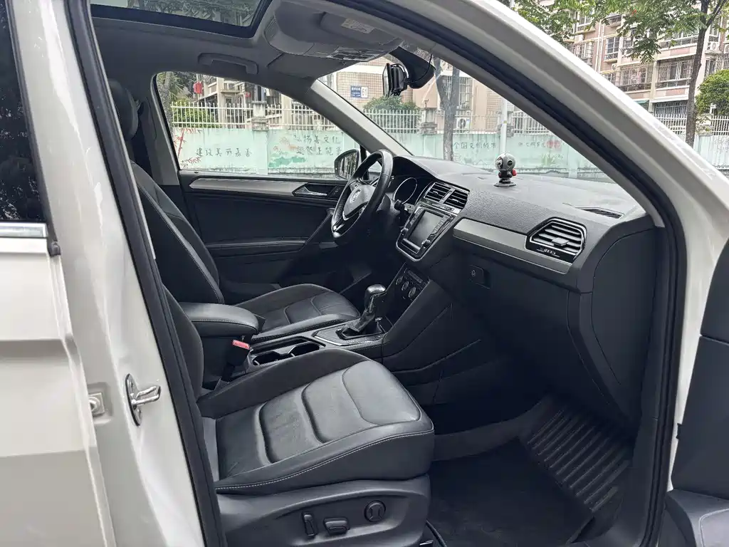 Volkswagen Tiguan L 2018 330TSI Automatic FWD Luxury Edition