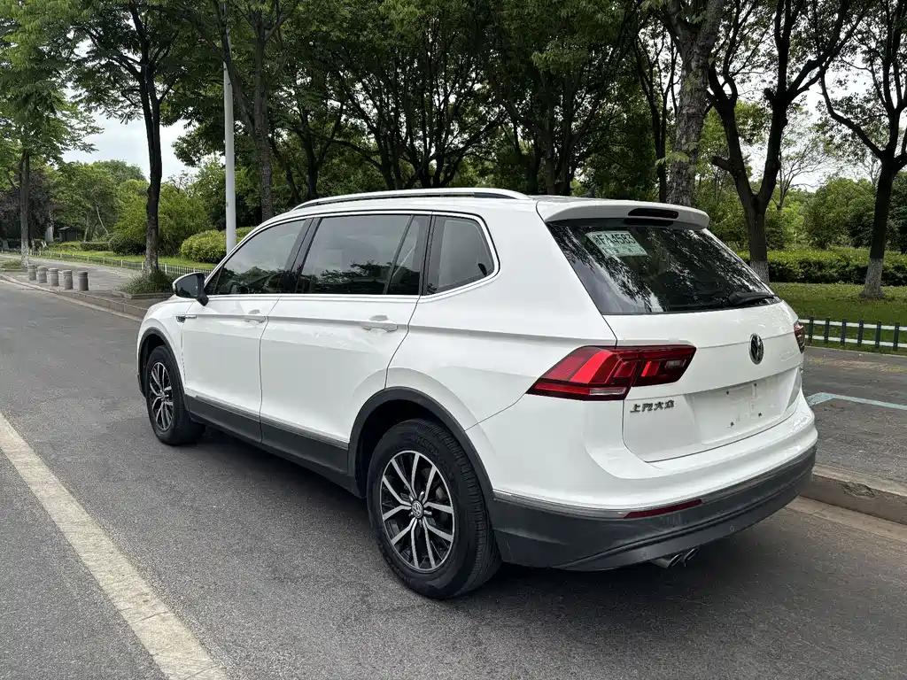 Volkswagen Tiguan L 2018 330TSI Automatic FWD Luxury Edition
