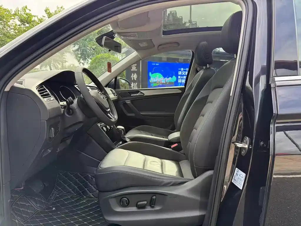 Volkswagen Tiguan L 2019 330TSI Automatic FWD Panoramic Comfort Edition China VI