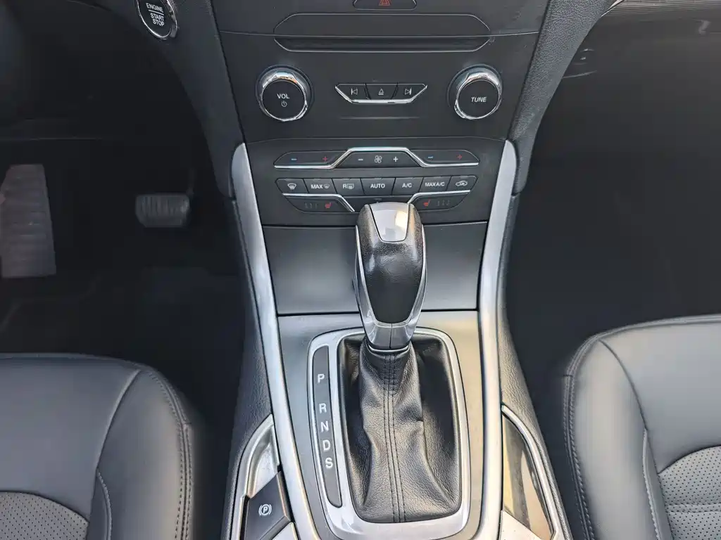 Ford Edge 2016 EcoBoost 245 FWD Hao Rui 7-Seater