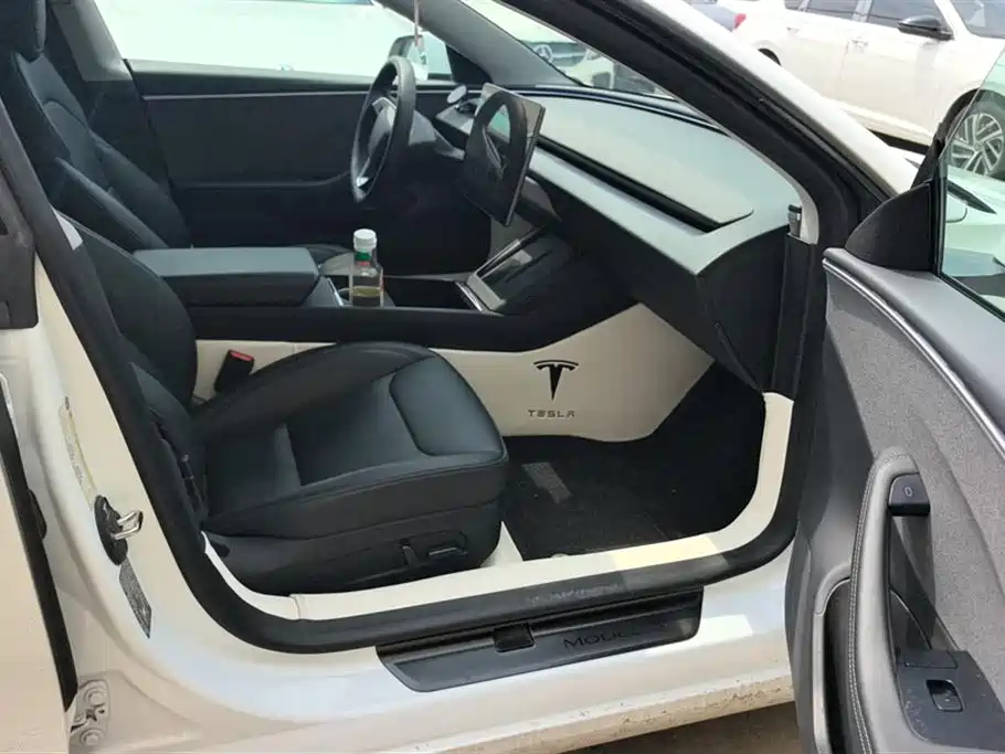 Model 3 2023 Rear-Wheel Drive