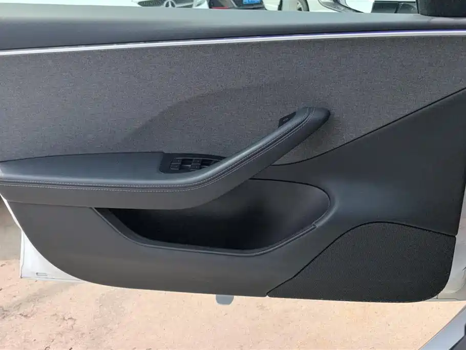 Model 3 2023 Rear-Wheel Drive