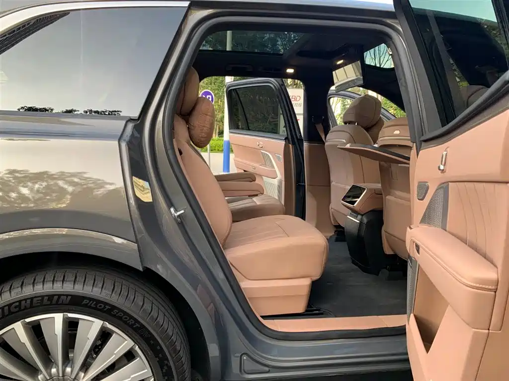 Onvo L90 2025 Max 6-Seater