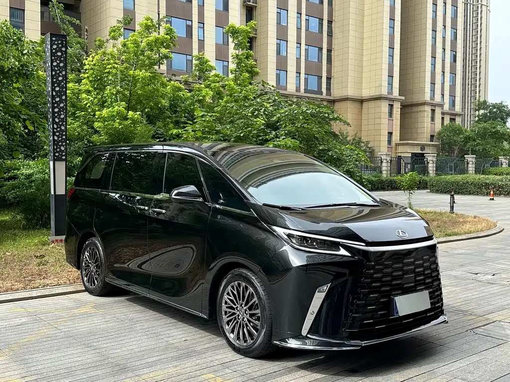 Lexus LM 2023 500h 6-Seater Prestige Edition