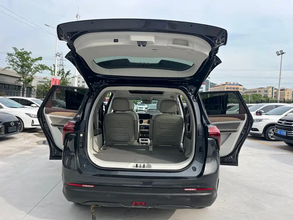 Forthing Yacht 2022 1.5T DCT Set Sail Edition