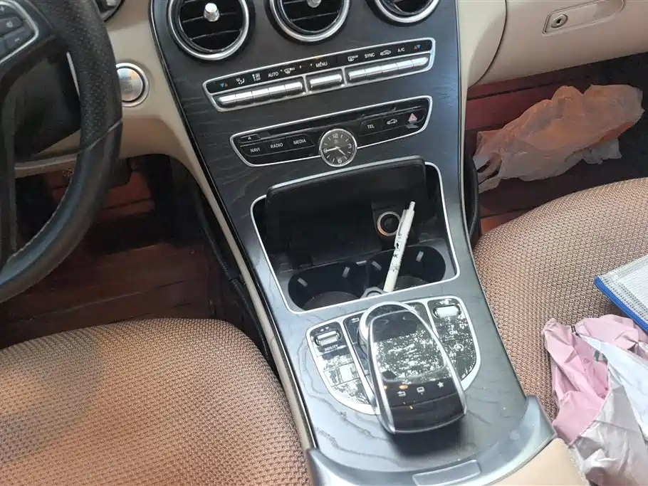 2015 Mercedes-Benz C 200 L Sport
