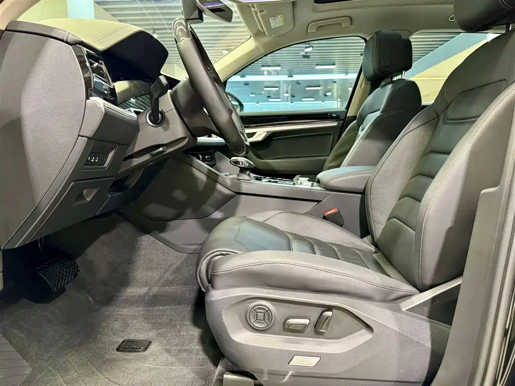 Volkswagen Touareg 2022 3.0 TSI R-Line Black Edition
