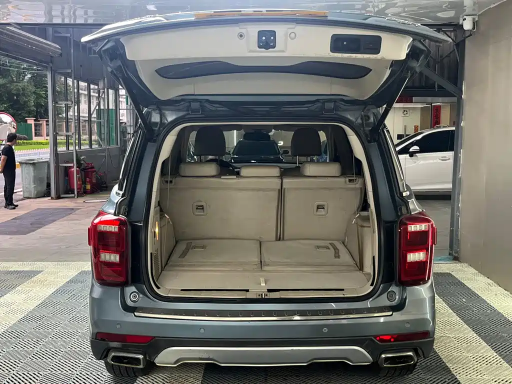 GAC Trumpchi GS8 2017 320T 2WD Luxury Smart Connect Edition (7-seater)