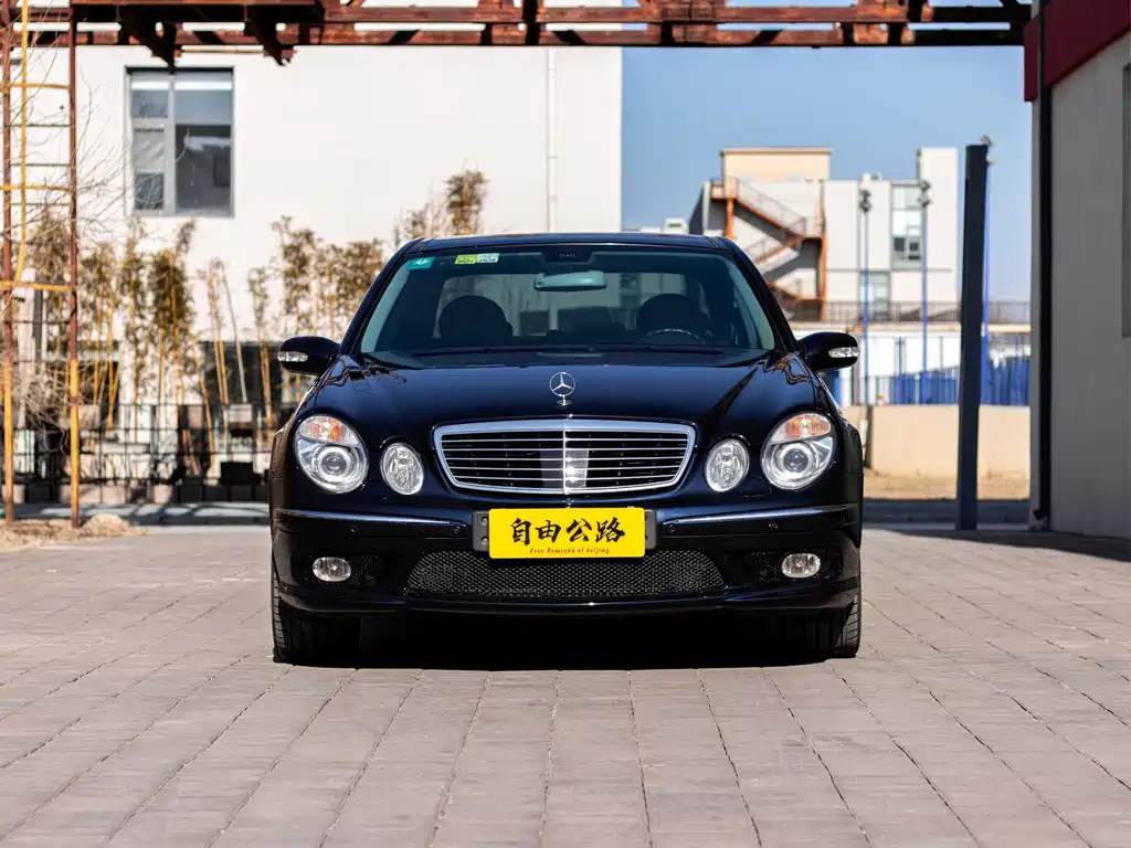 Mercedes-Benz E 55 AMG 2005