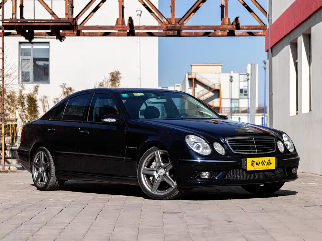Mercedes-Benz E 55 AMG 2005