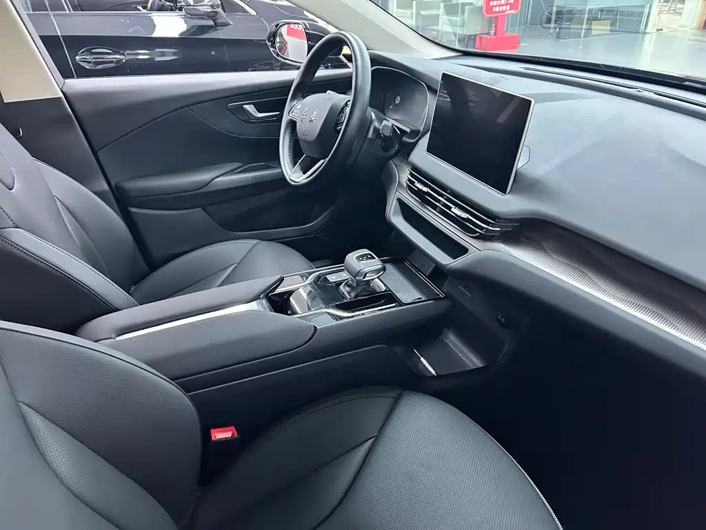 Hongqi E-QM5 2022 431km Charging Le Xiang Edition