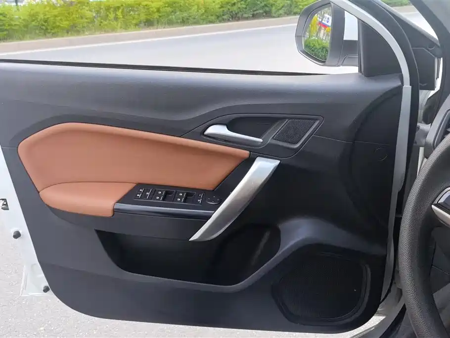 Roewe 360 2016 1.5T Automatic Value Luxury Edition