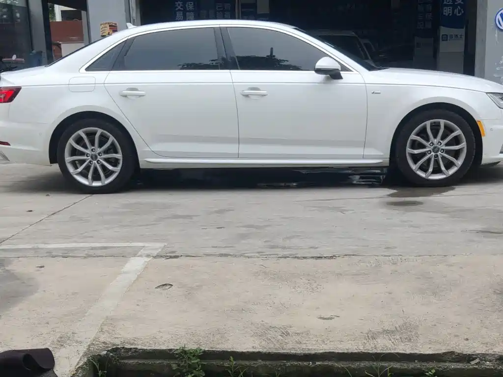 Audi A4L 2019 40 TFSI Fashion Edition China VI