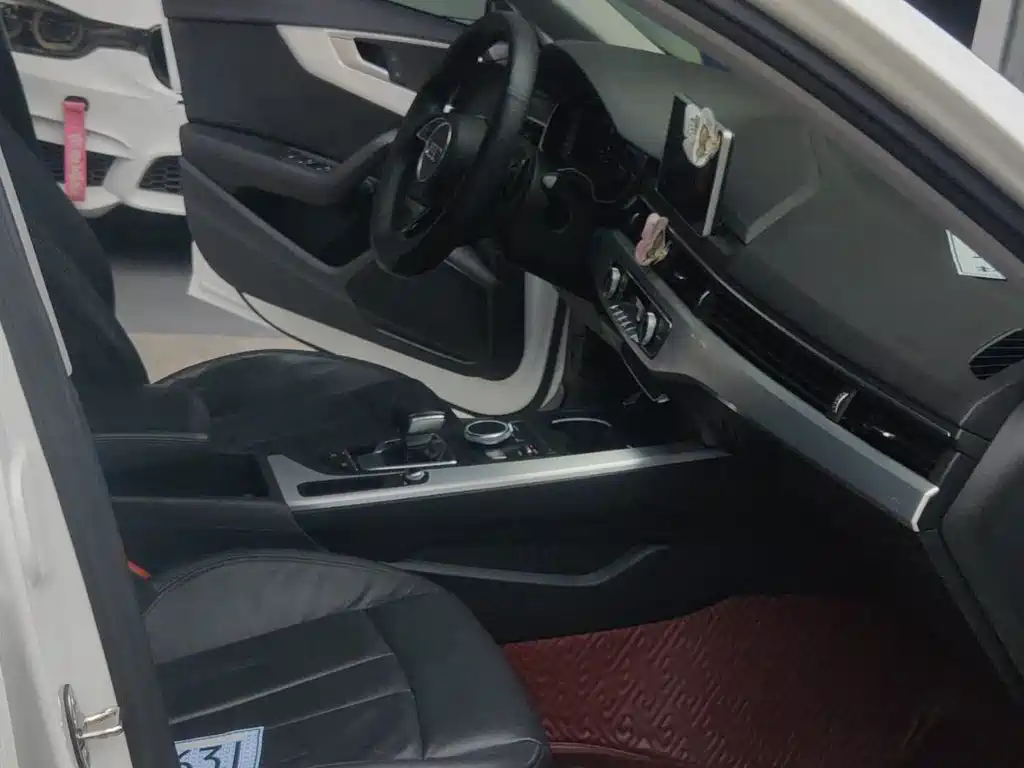 Audi A4L 2019 40 TFSI Fashion Edition China VI