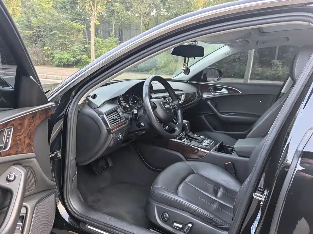 Audi A6L 2018 30th Anniversary Edition TFSI Entry