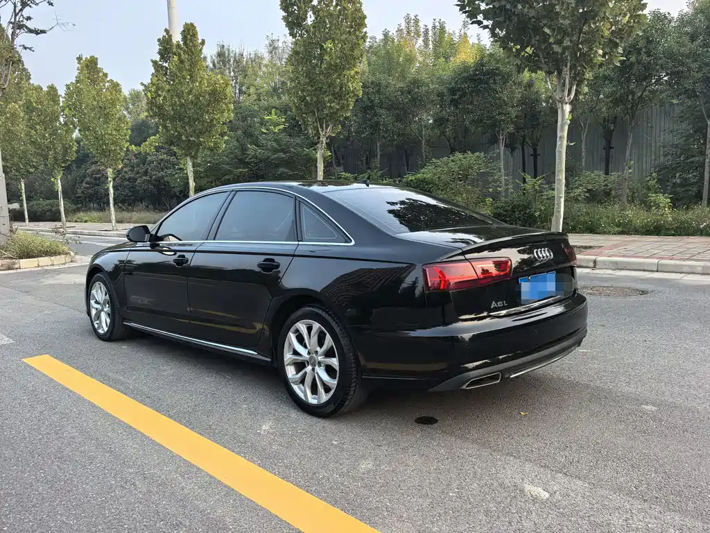 Audi A6L 2018 30th Anniversary Edition TFSI Entry