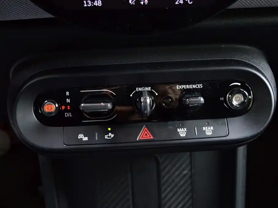 MINI Cooper S 5-door Artist 2025