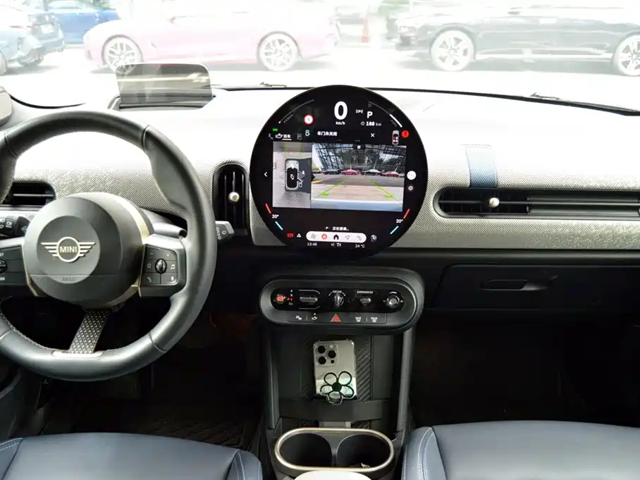 MINI Cooper S 5-door Artist 2025