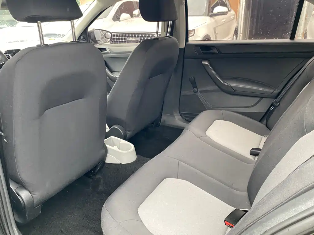 Skoda Rapid 2013 1.6L Manual Lexuan