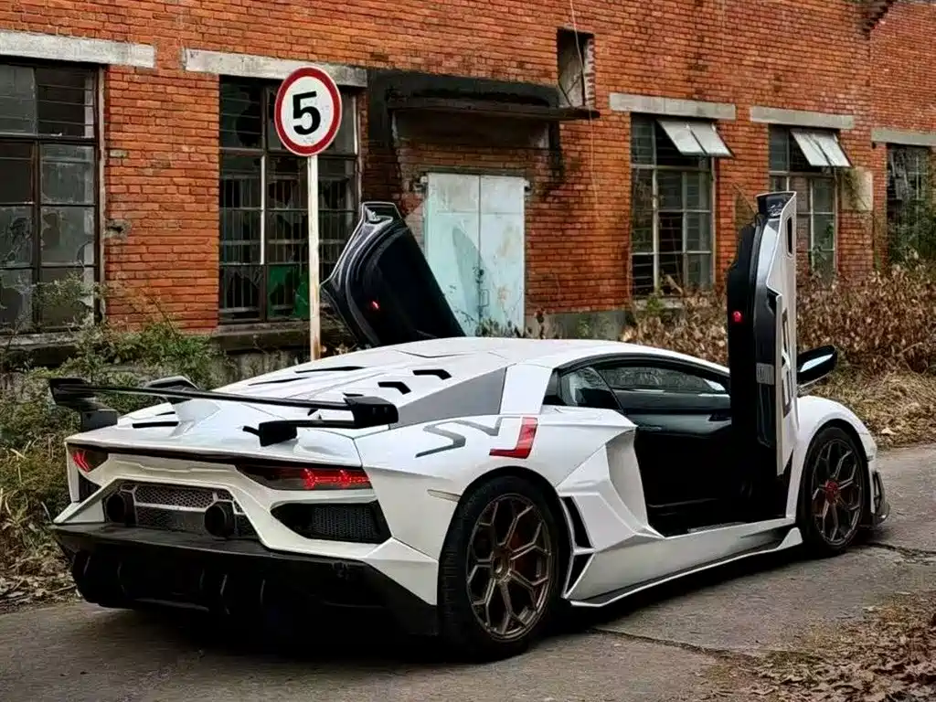 Lamborghini Aventador LP 700-4