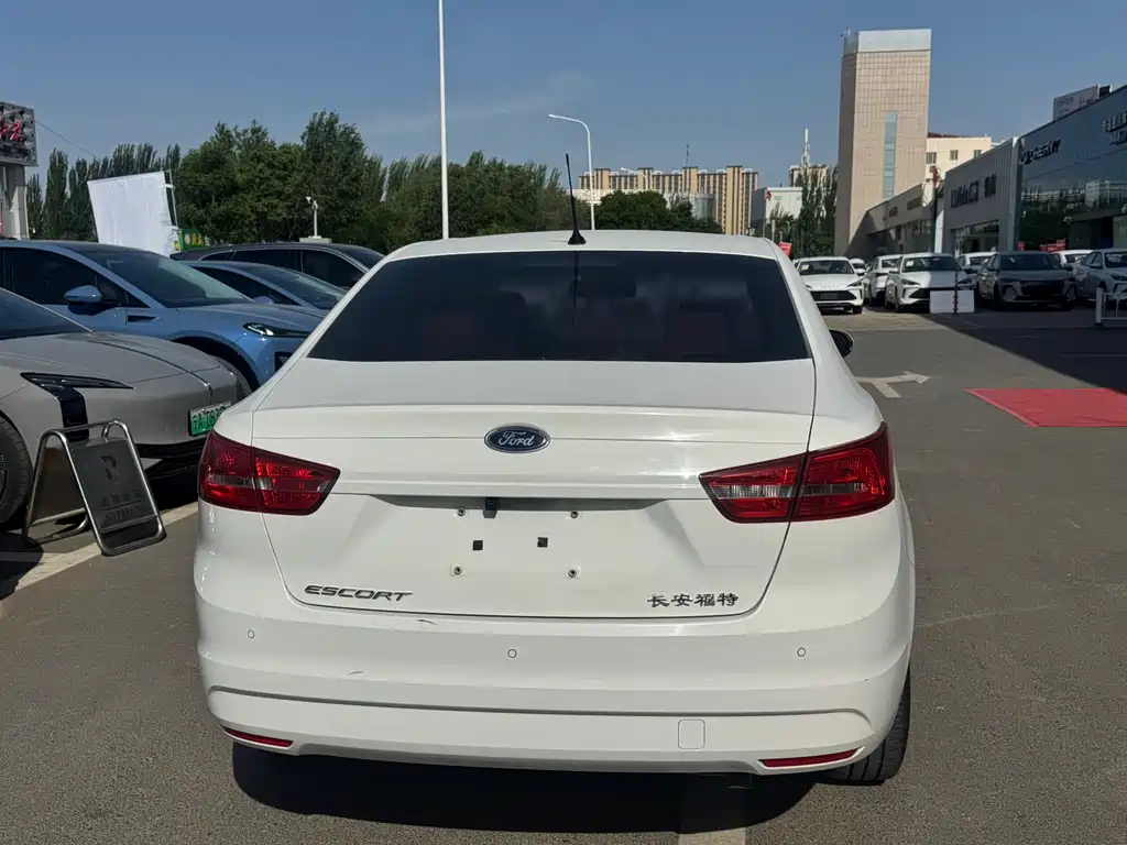 Ford Escort 2015 1.5L Automatic Fashion Edition