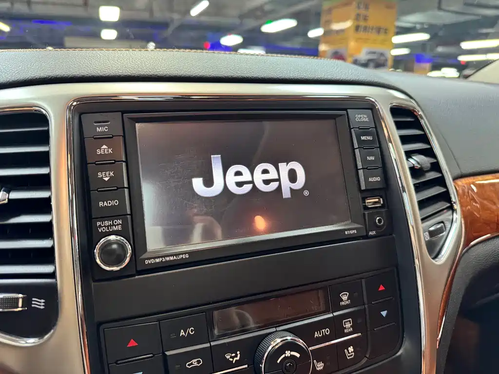 Jeep Grand Cherokee 2012 3.6L Flagship Edition