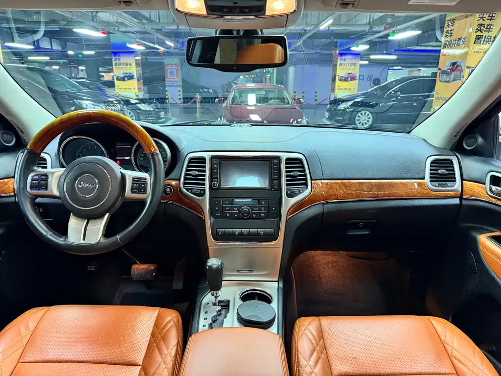 Jeep Grand Cherokee 2012 3.6L Flagship Edition