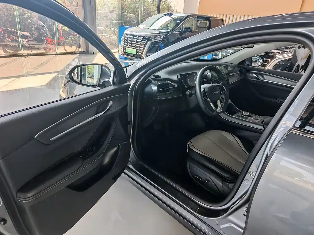 BYD Destroyer 05 2023 Champion Edition DM-i 120KM Premium