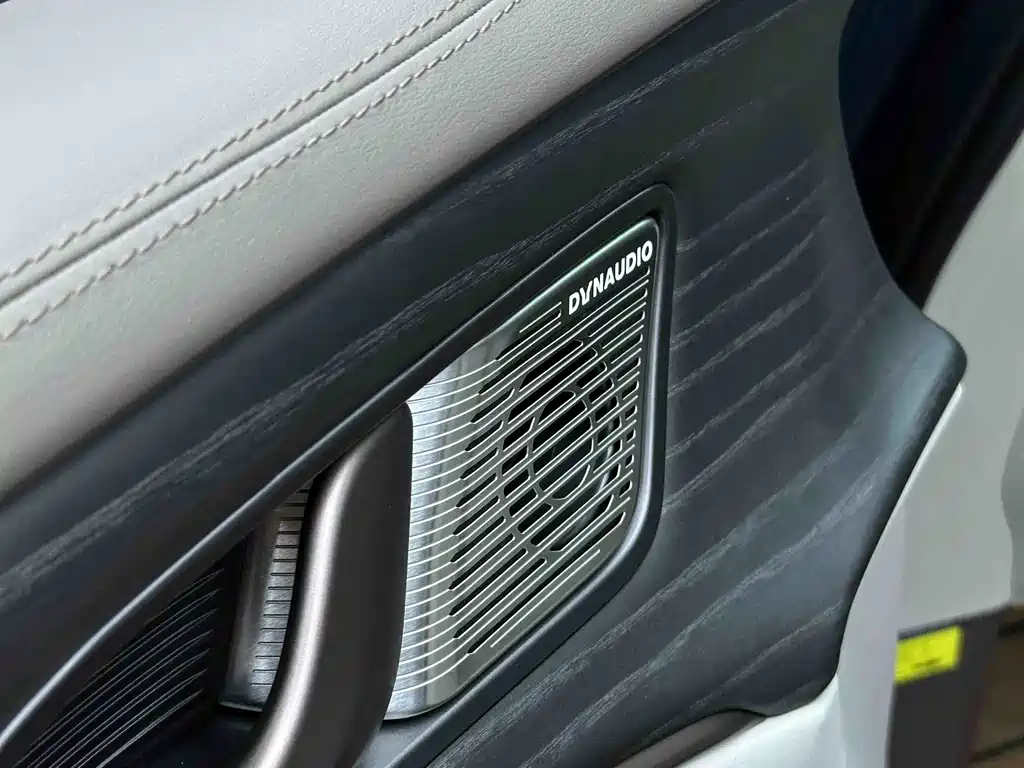 Denza D9 2022 DM-i 970 AWD Flagship