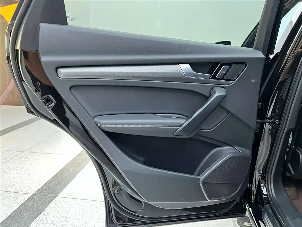 Audi Q5L 2024 40 TFSI Luxury Dynamic Edition