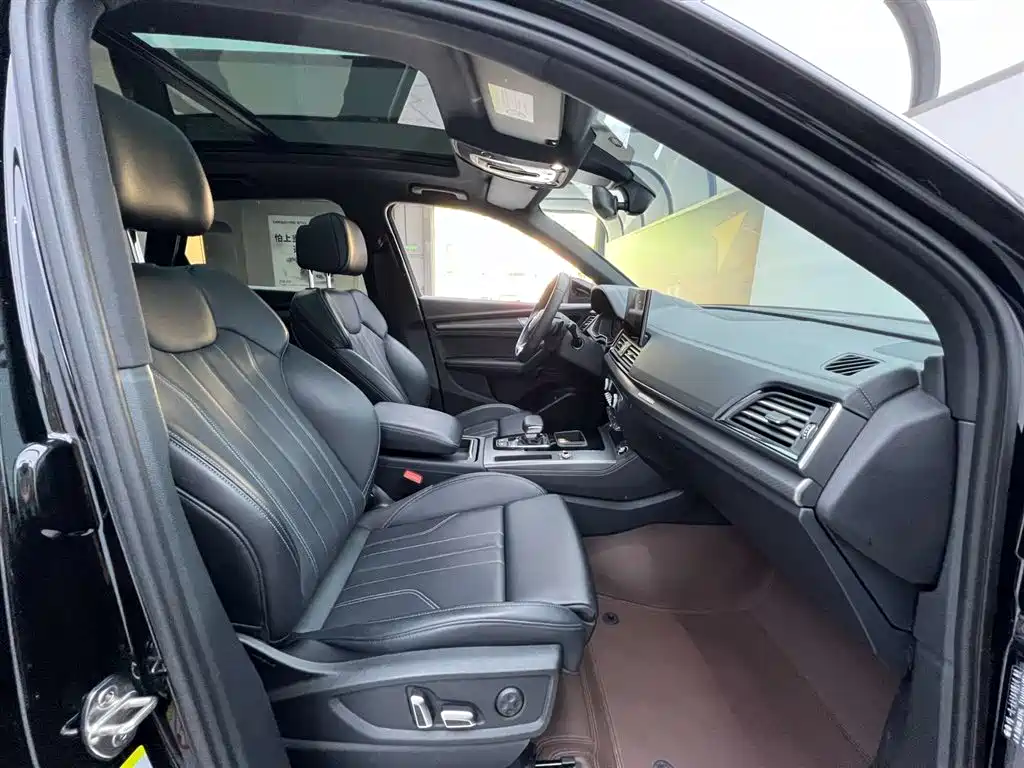 Audi Q5L 2024 40 TFSI Luxury Dynamic Edition