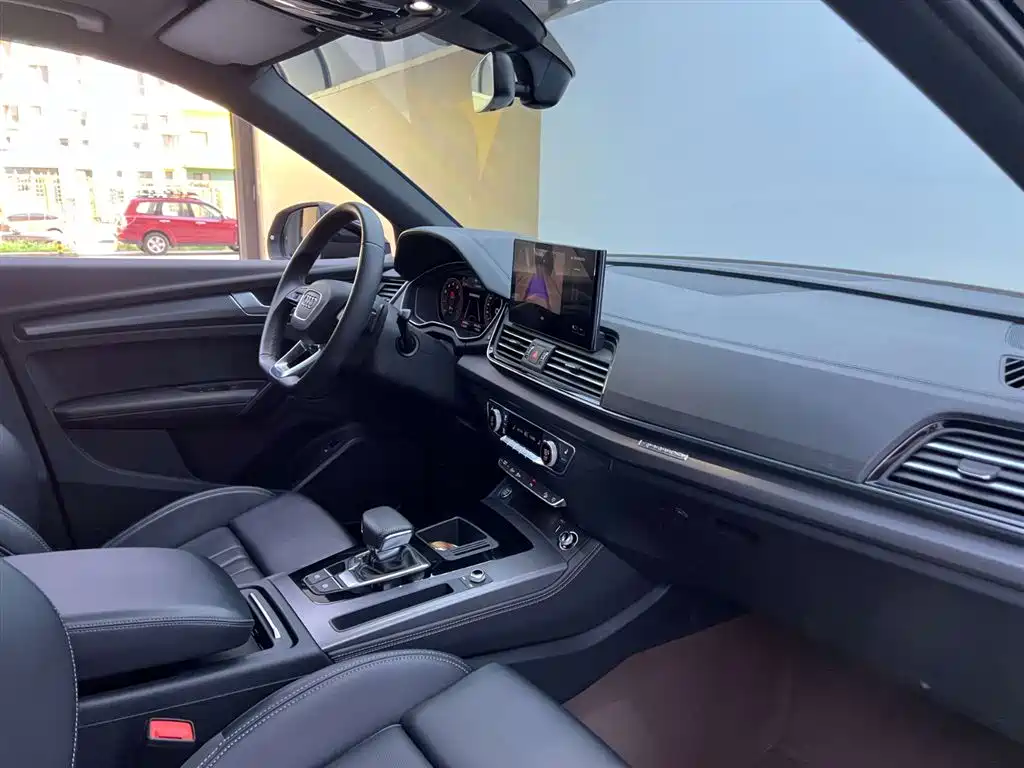 Audi Q5L 2024 40 TFSI Luxury Dynamic Edition