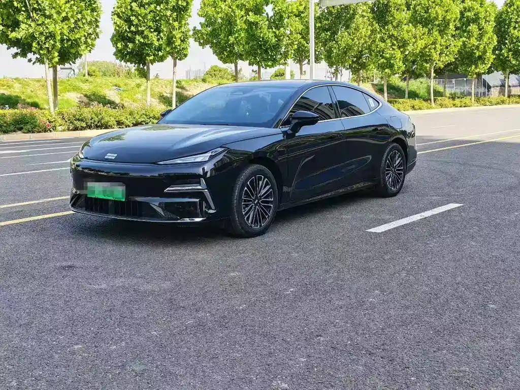 Geely Galaxy Starship 8 2025 130km EM-i Premium Edition