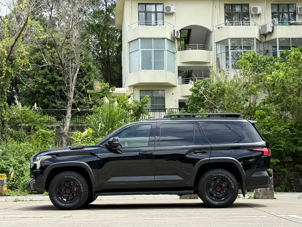 Toyota Sequoia 2023 3.5T Canadian Spec
