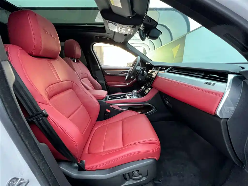 Jaguar F-PACE 2024 P250 R-Dynamic SE