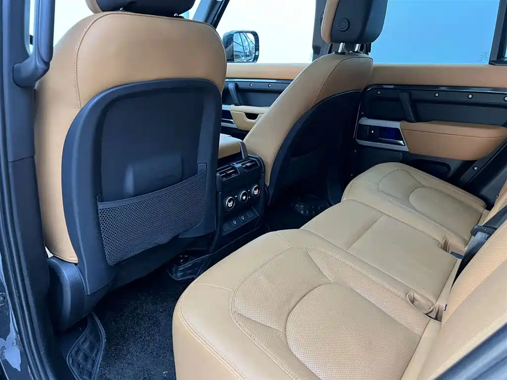 Land Rover Defender 2023 110 3.0T P400 Dark Edition