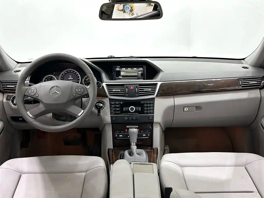 Mercedes-Benz E-Class 2011 E 260 L CGI Fashion