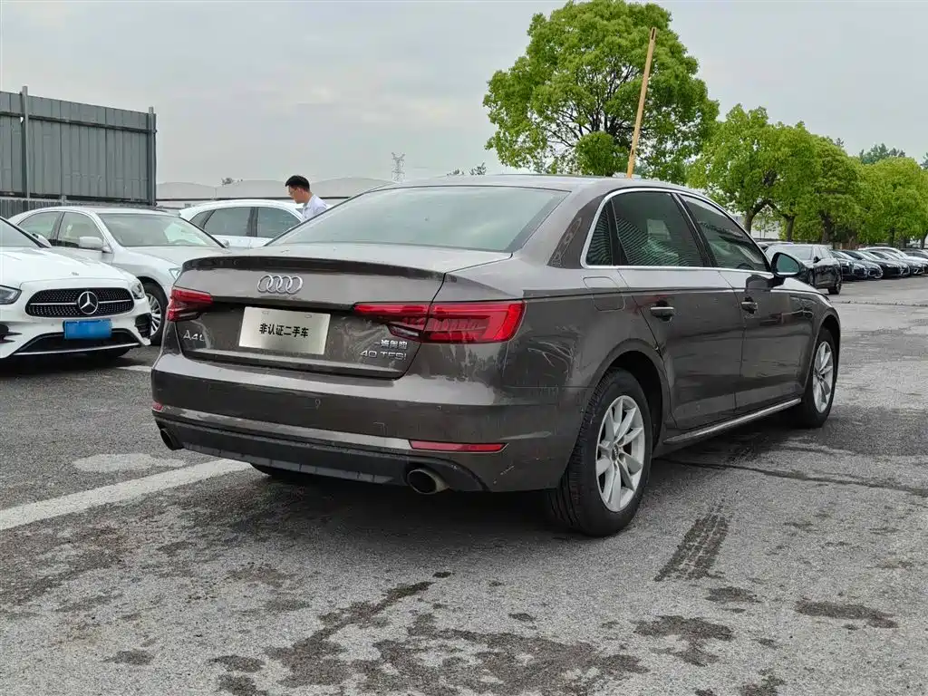 Audi A4L 2017 40 TFSI Entry