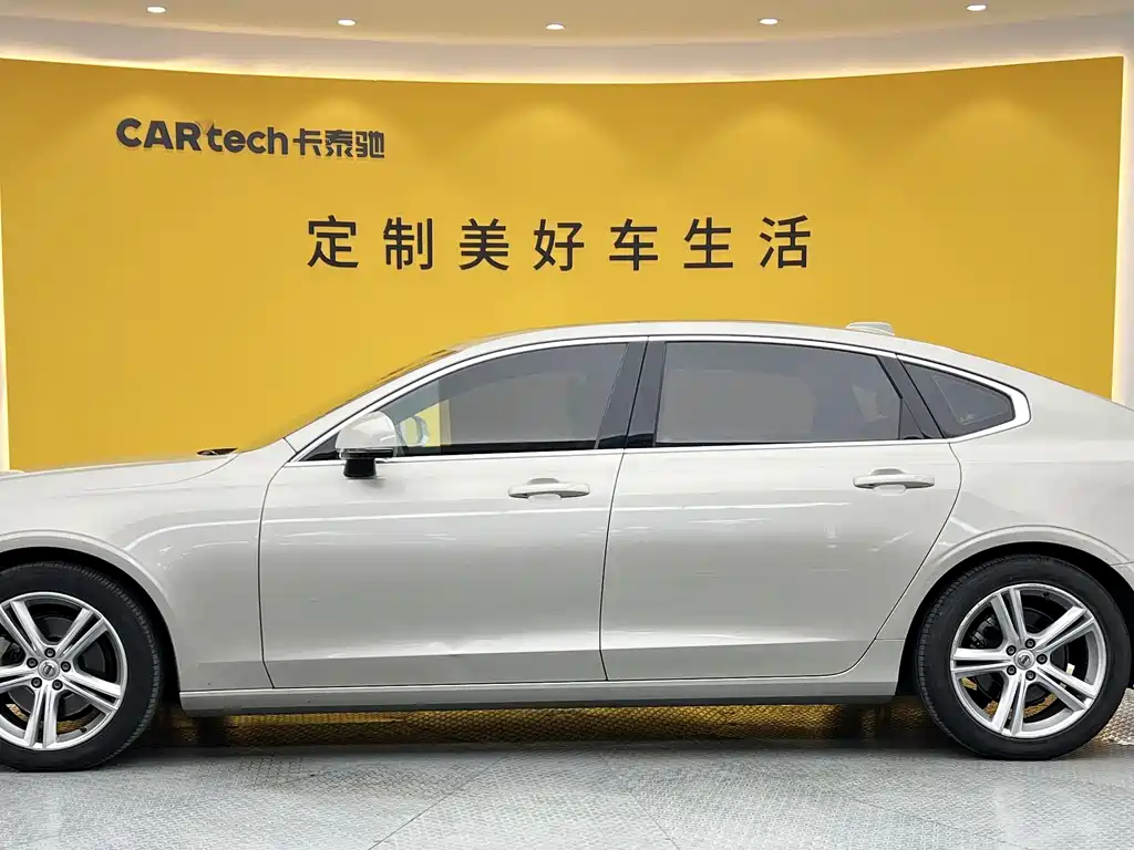 Volvo S90 2018 T4 Zhiyuan Edition
